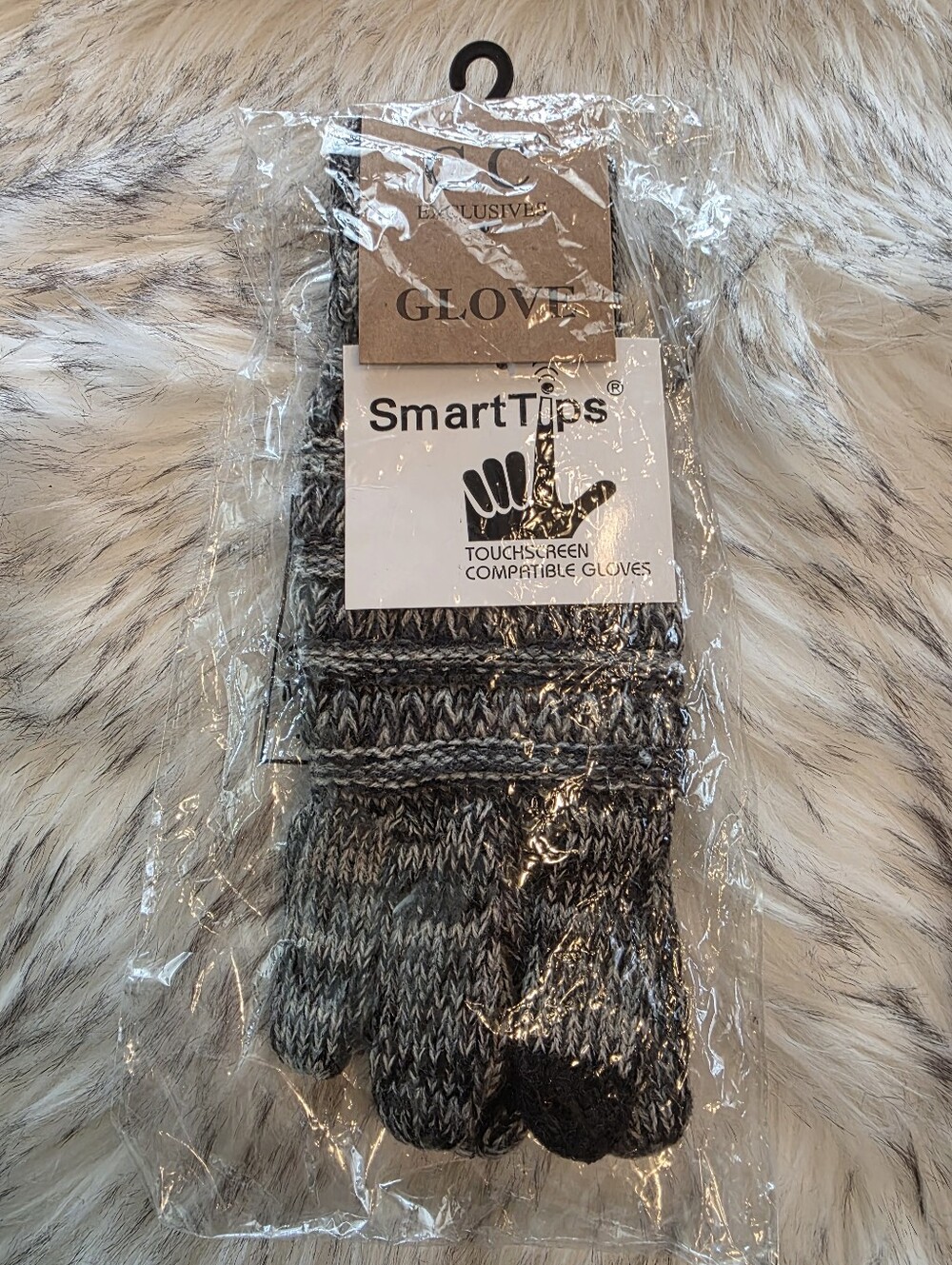 C.C Exclusives Touchscreen Knit Gloves in Grey | SmartTips Winter Gloves NWT